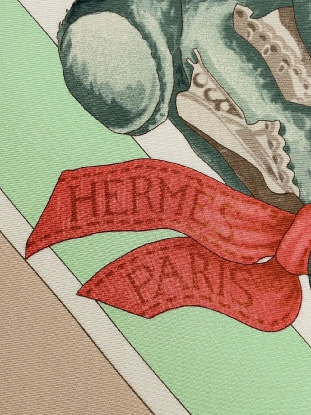 Authentic Hermes Carré 90 CONFIDENTS DES COEURS Silk Scarf W/Box